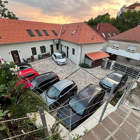 Appartement Monbuhim Twin à Veszprém Extérieur photo
