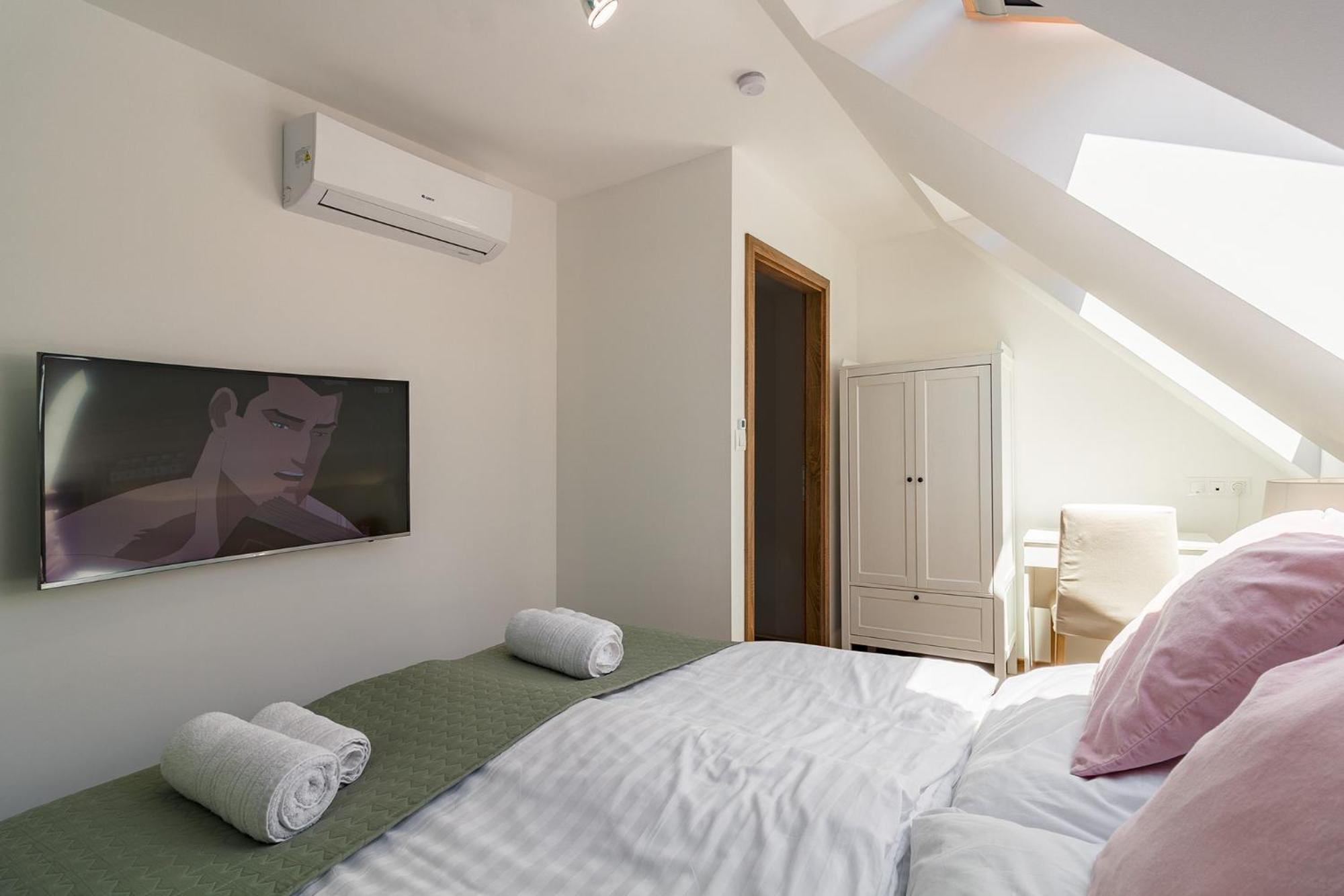 Appartement Monbuhim Twin à Veszprém Extérieur photo
